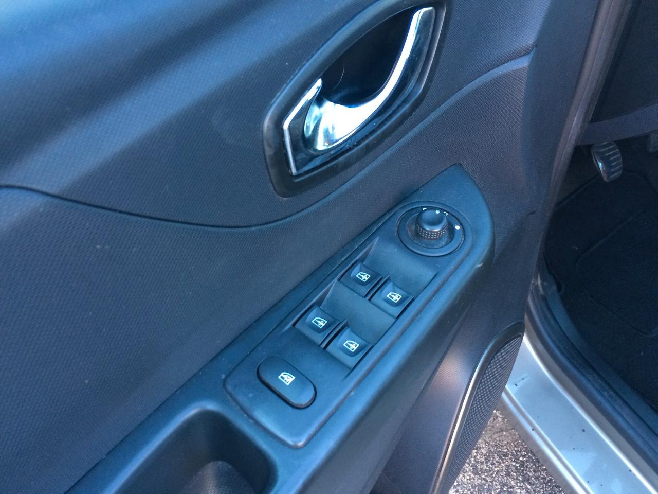 2015 Renault Captur 1.5 dCi 8V 90 CV Start&Stop Live per neopatentati !!