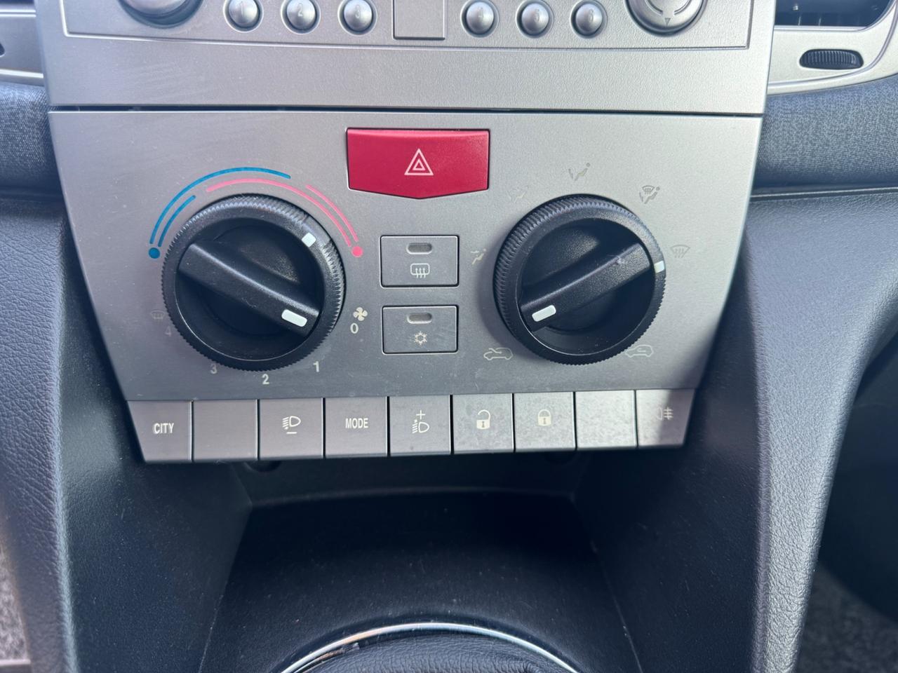 Lancia Ypsilon 1.4 Platinum Ecochic GPL NEOPATENTATI