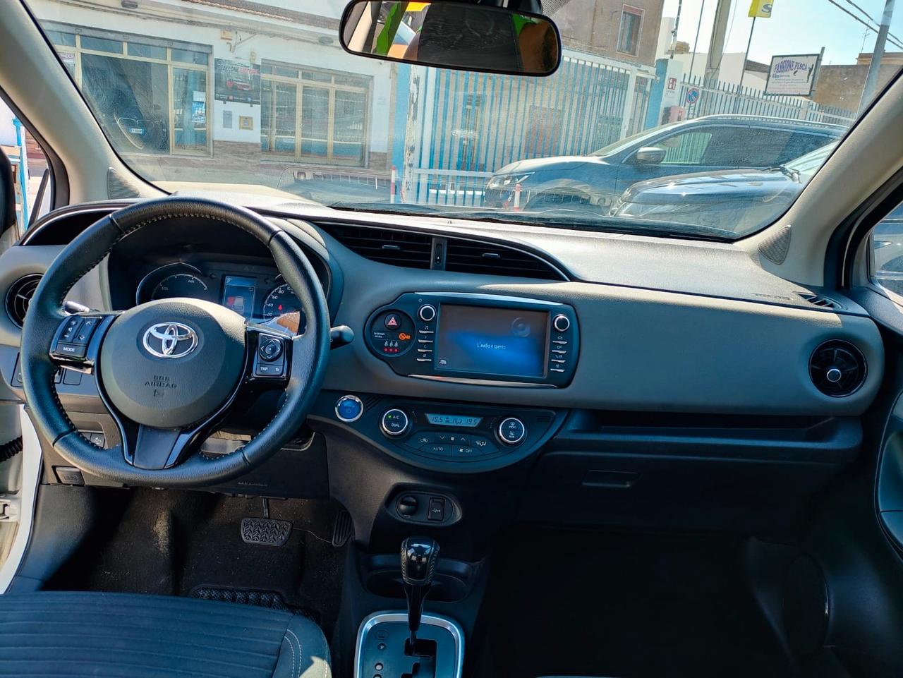 Toyota Yaris 1.5 CC 73 CV Hybrid Business 2018