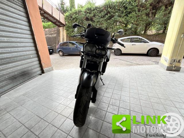 BMW F 800 R .