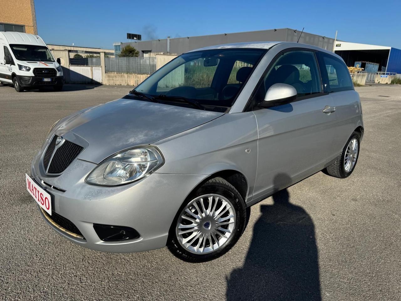 Lancia Ypsilon 1.2 benzina Versus. km 122.000