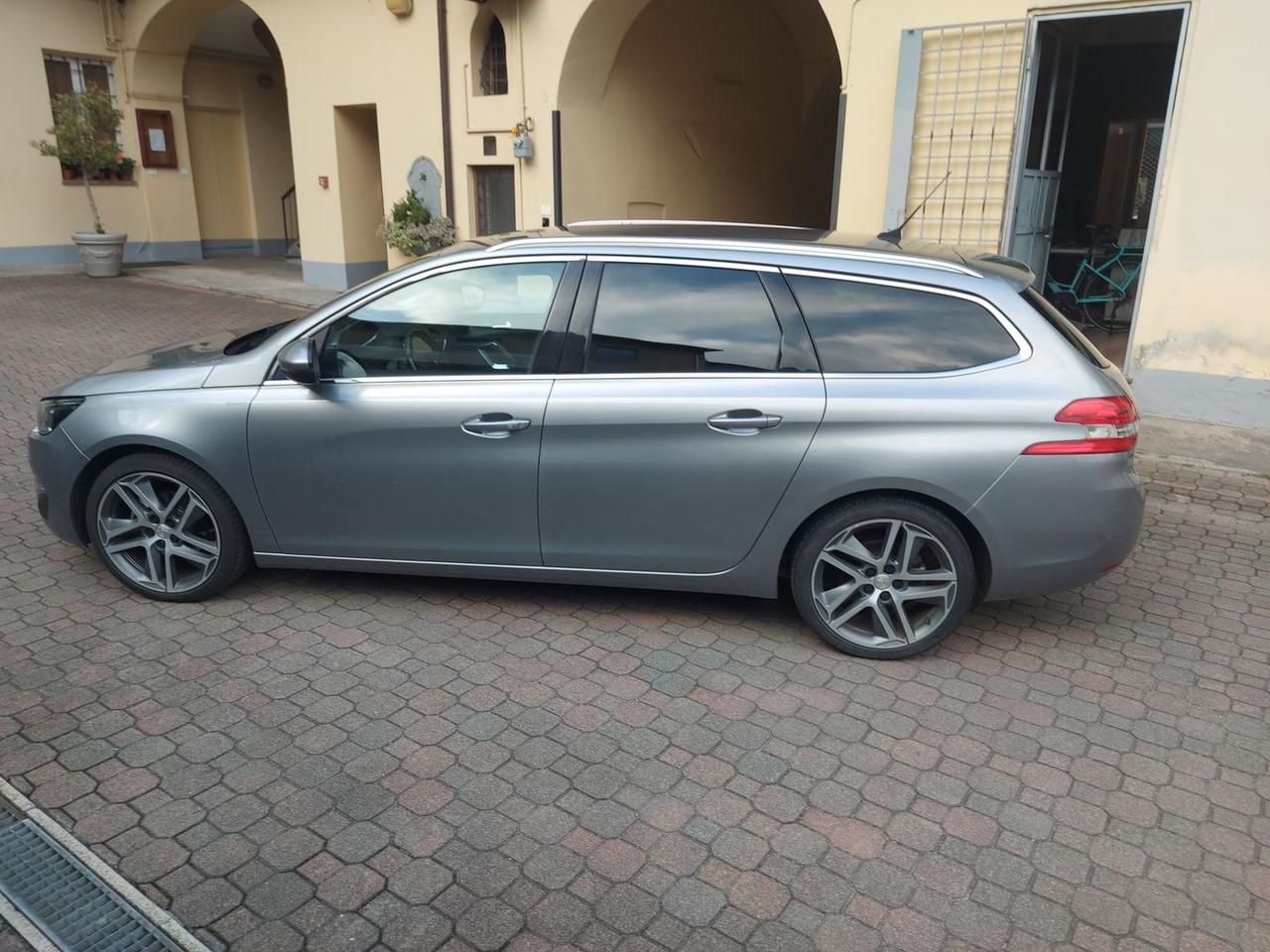 Peugeot 308 Allure 1.6 Blue HDI 120 SW