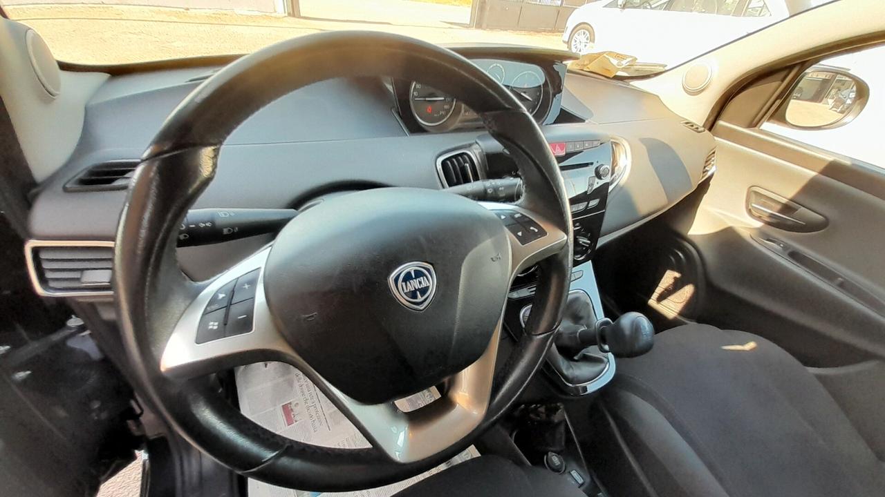 Lancia Ypsilon 1.2 69 CV 5 porte GPL Ecochic Elefantino