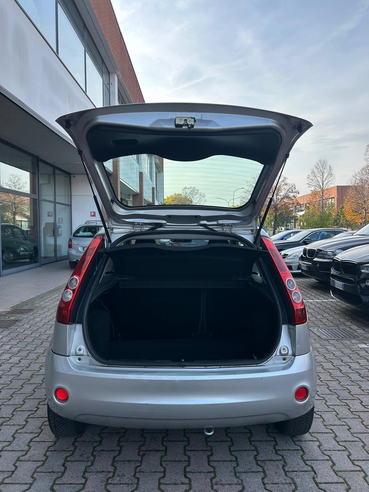 Ford Fiesta 1.4 TDCi 3p. Ghia Neopatentati