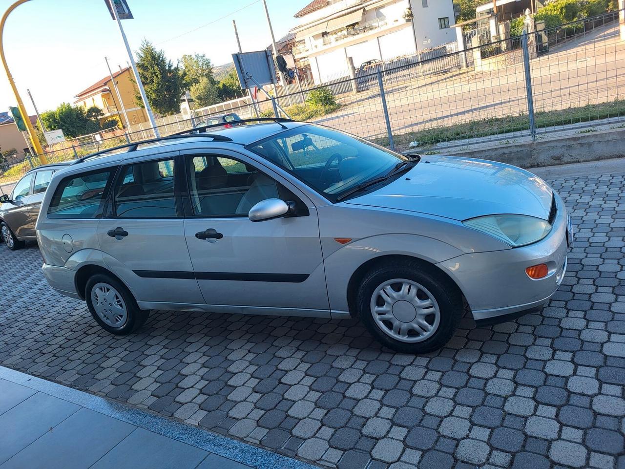 FORD FOCUS 1.8 TD 90 CV SW FAMILIARE