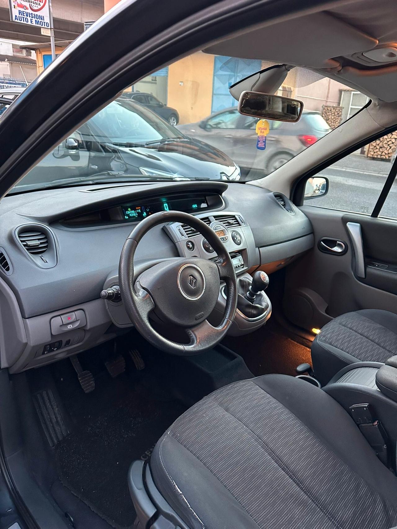 Renault Scenic Scénic 1.5 dCi/105CV Dynamique