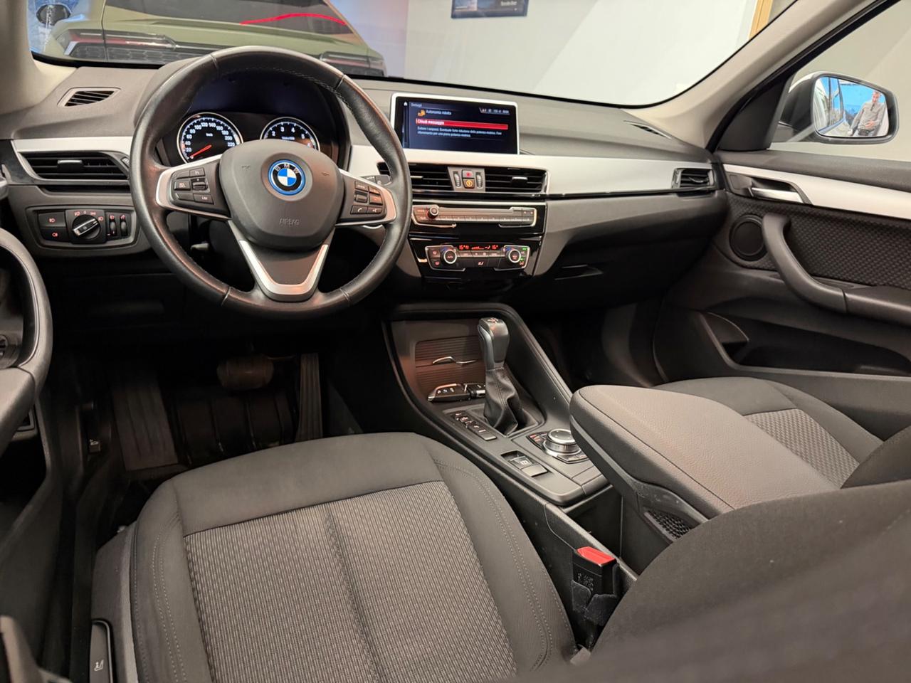 X1 xDrive25e Advantage iva 220 cv
