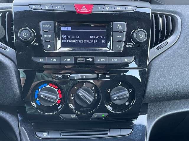 Lancia Ypsilon 1.0 FireFly 5p Hybrid Silver UNIPRO*NEOPATENTATI