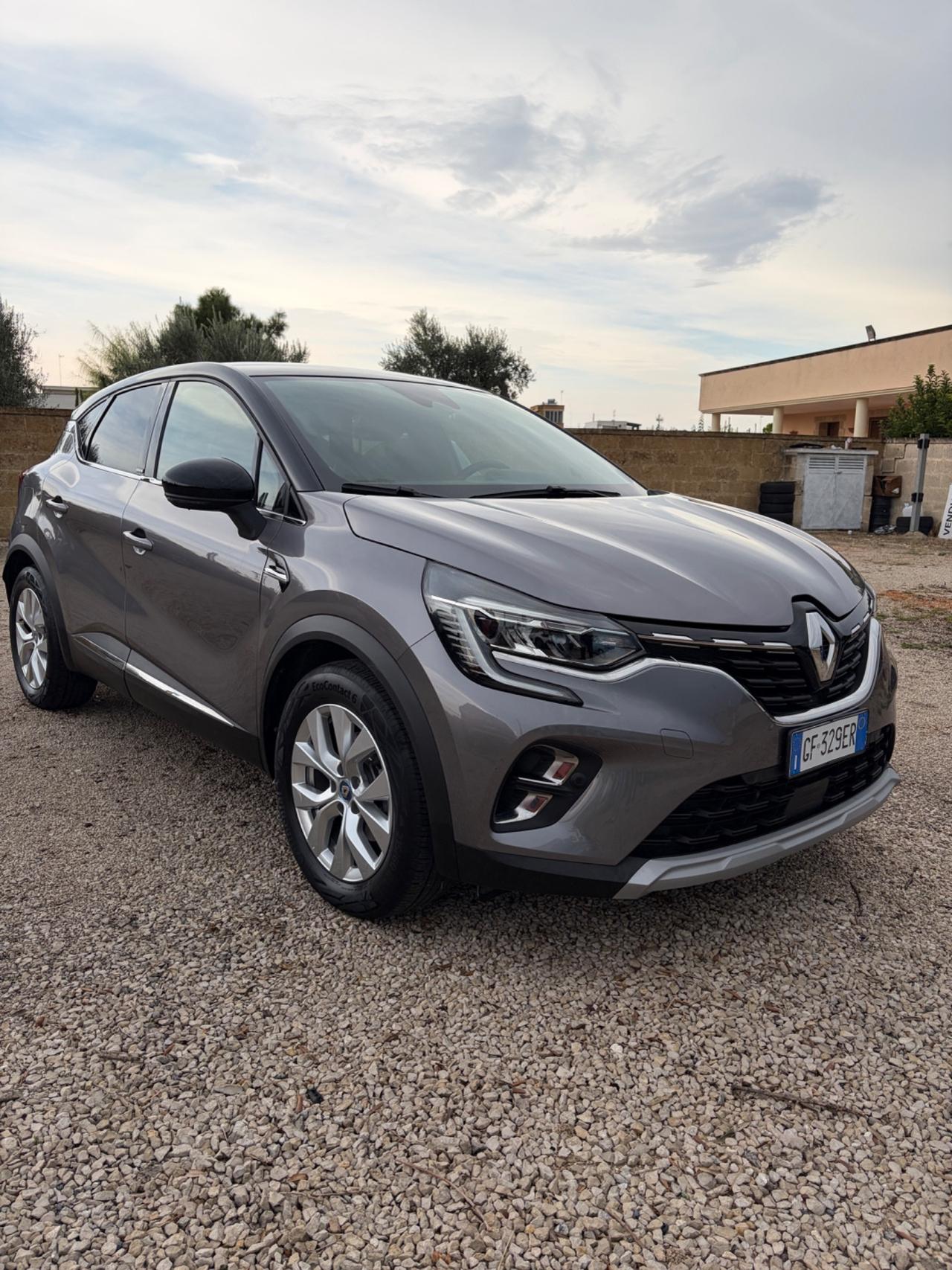 Renault Captur Plug-in Hybrid E-Tech Strafull !!!