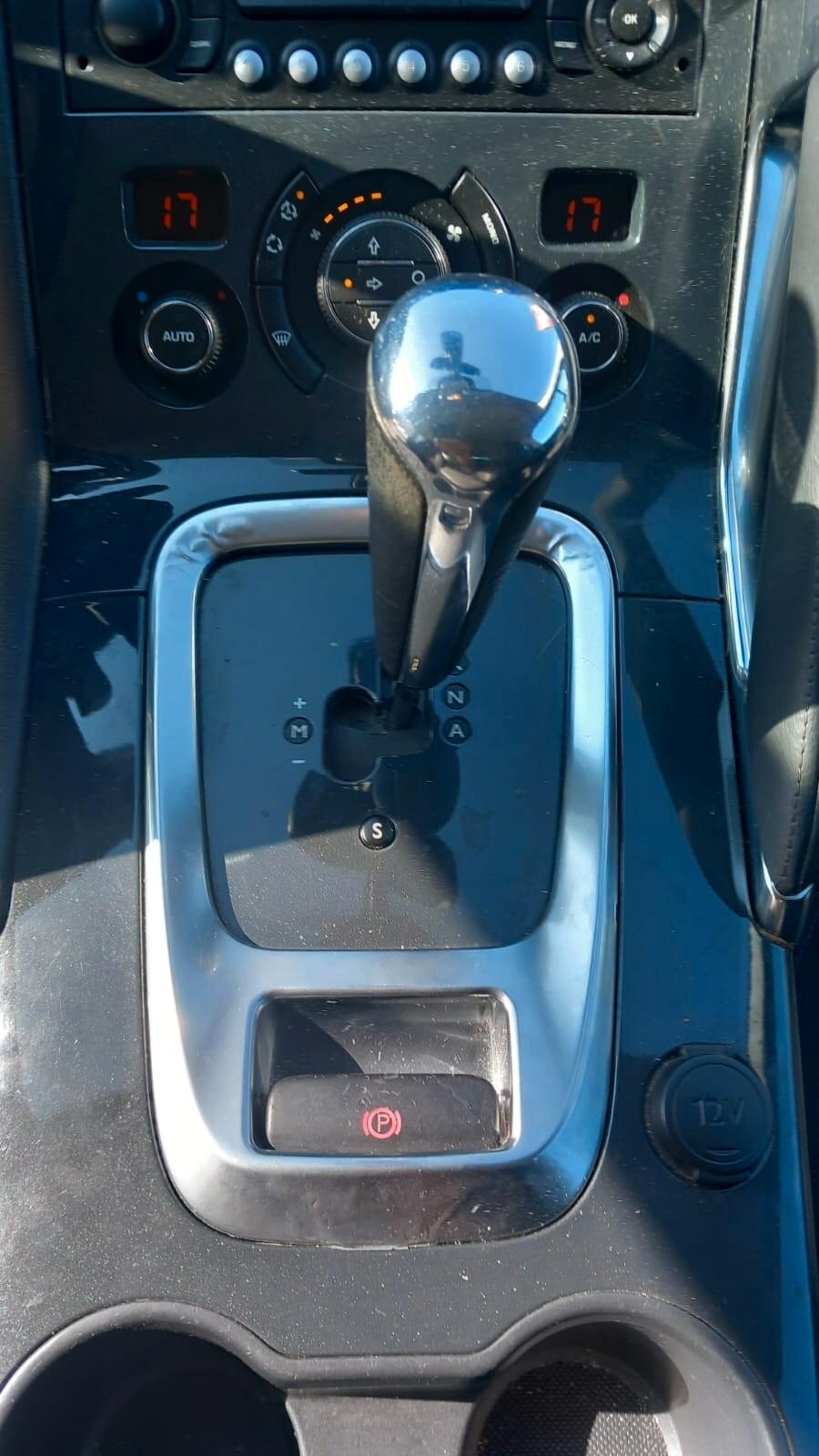 Peugeot 3008 1.6 HDi 112CV cambio robotizzato Tecno