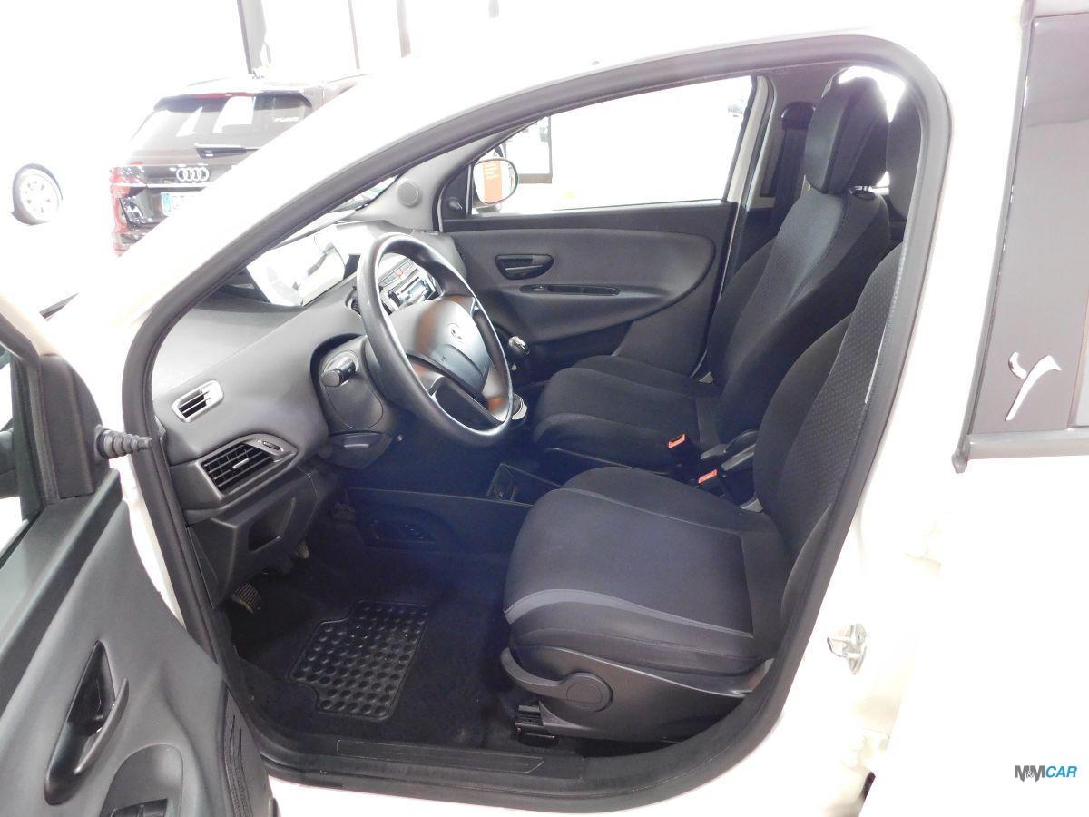 LANCIA - Ypsilon - 1.2 69 CV 5p. Silver
