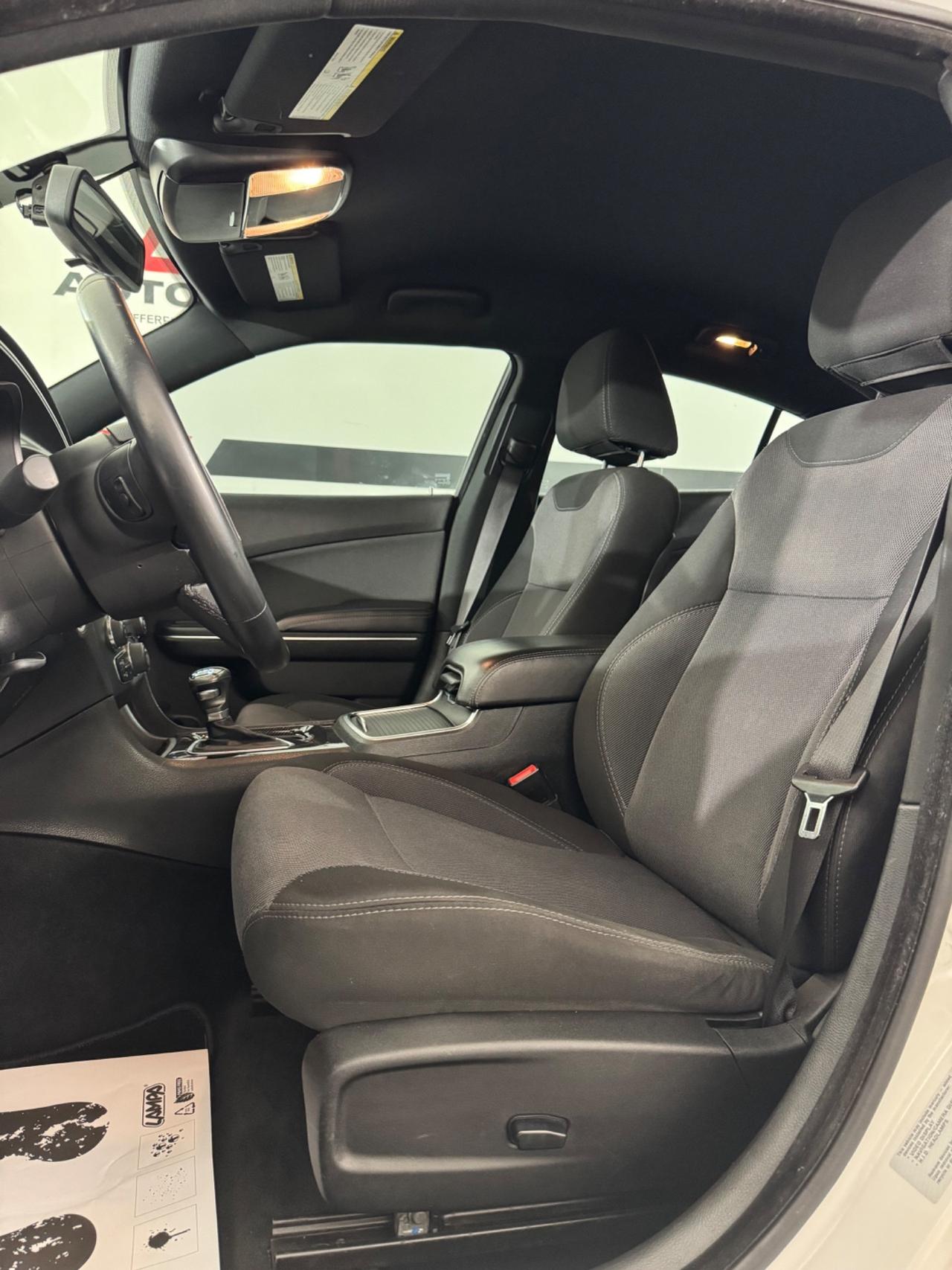 Dodge Charger 3.6 L V6 SXT ' CERCHI 22 '