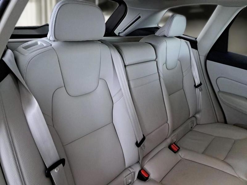 VOLVO XC60 B4 D AWD automatico Inscription