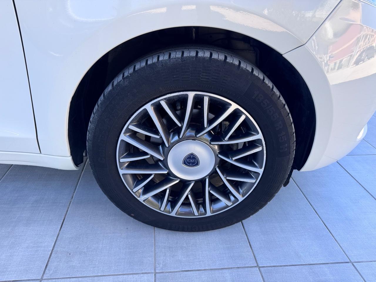 Lancia Ypsilon 1.2 69 CV 5 porte Gold