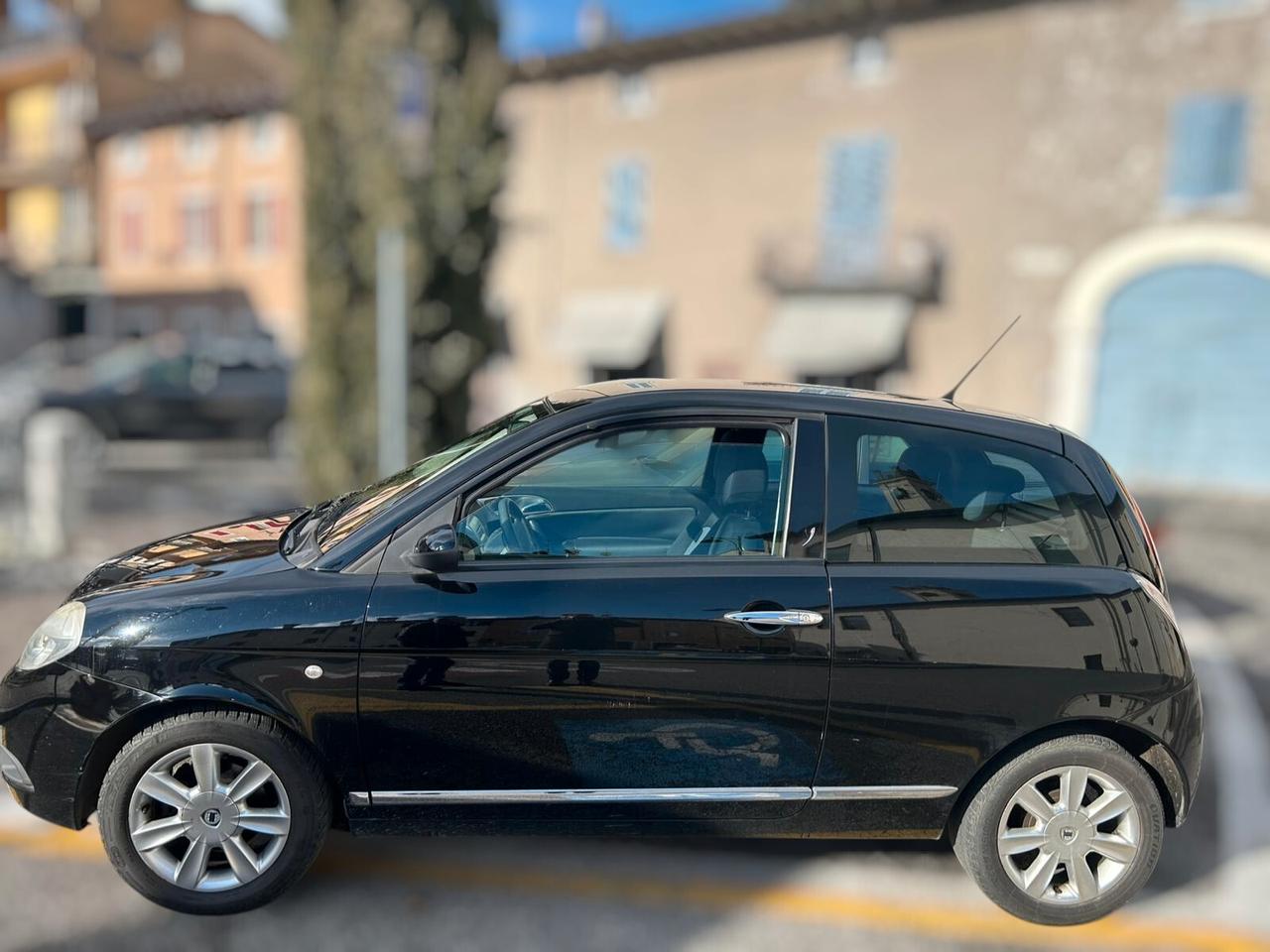 Lancia Ypsilon 1.2 8v - ANCHE PER NEOPATENTATI