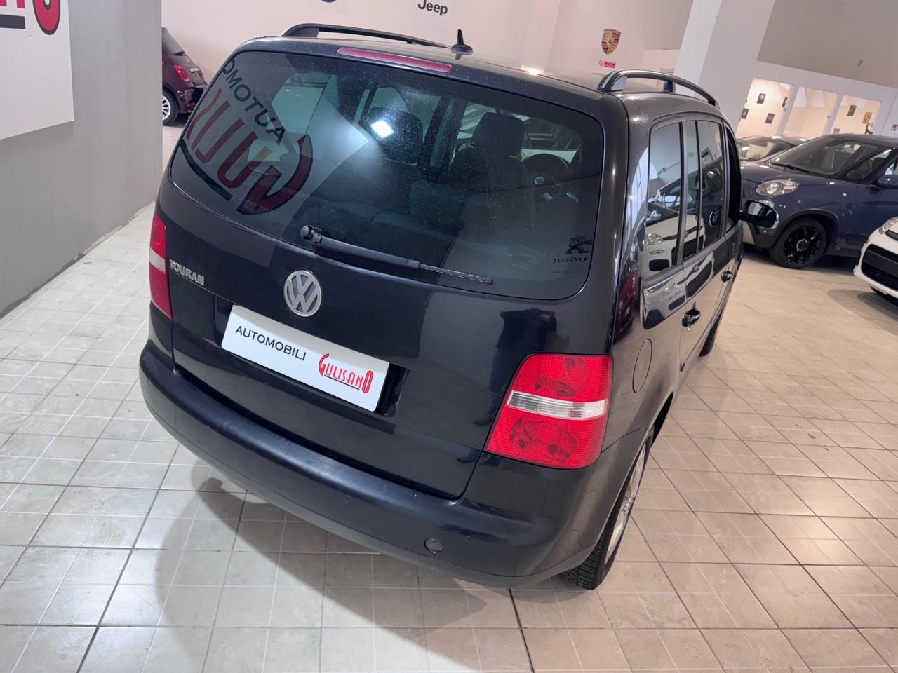 Volkswagen Touran 1.6 16V FSI Highline