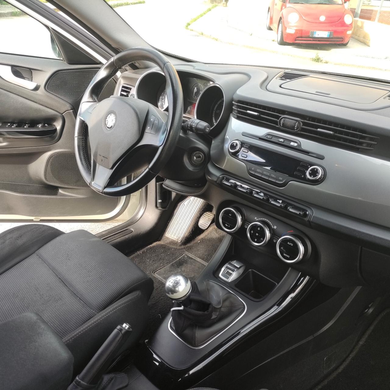 Alfa Romeo Giulietta 1.6 JTDm-2 105 CV Distinctive