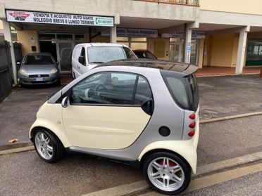 Smart 700 city-coupé pure (45 kW)