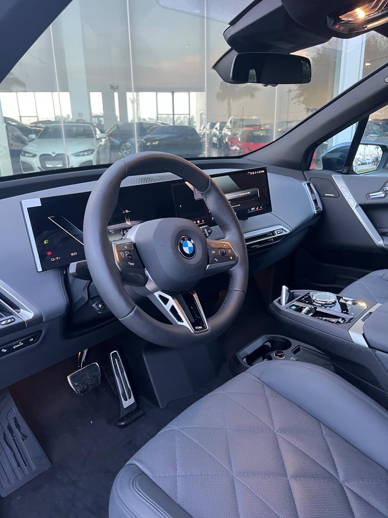 Bmw IX xDrive 45 Msport Pro Super sconto di €39.100