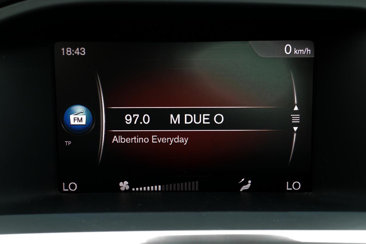 Volvo V60 D2 R-design
