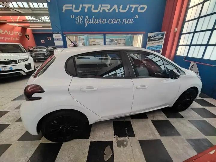 Peugeot 208 PureTech 82 5 porte Allure