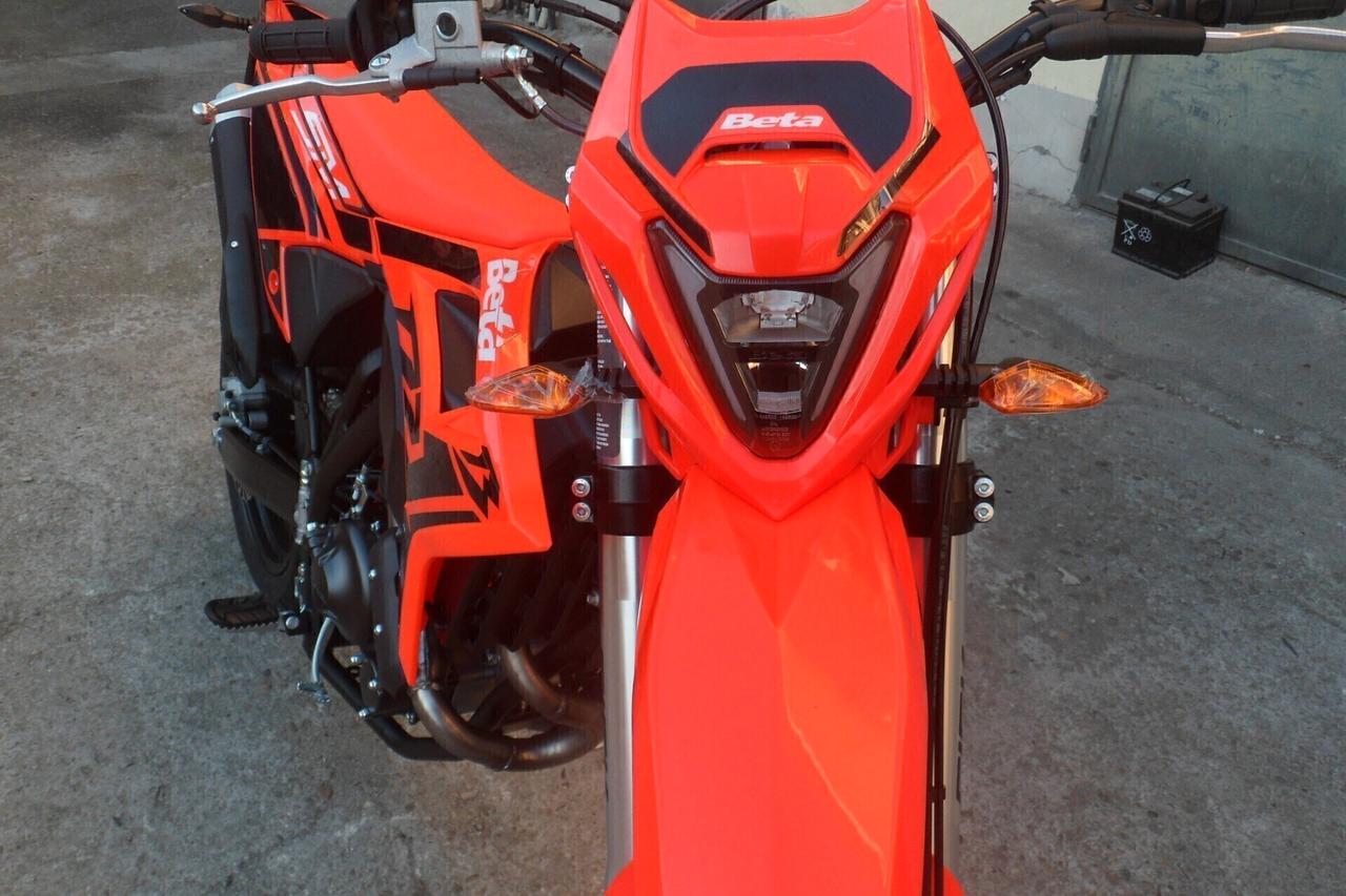 BETA RR 125 MOTARD NUOVO 2026 EURO 5 PLUS