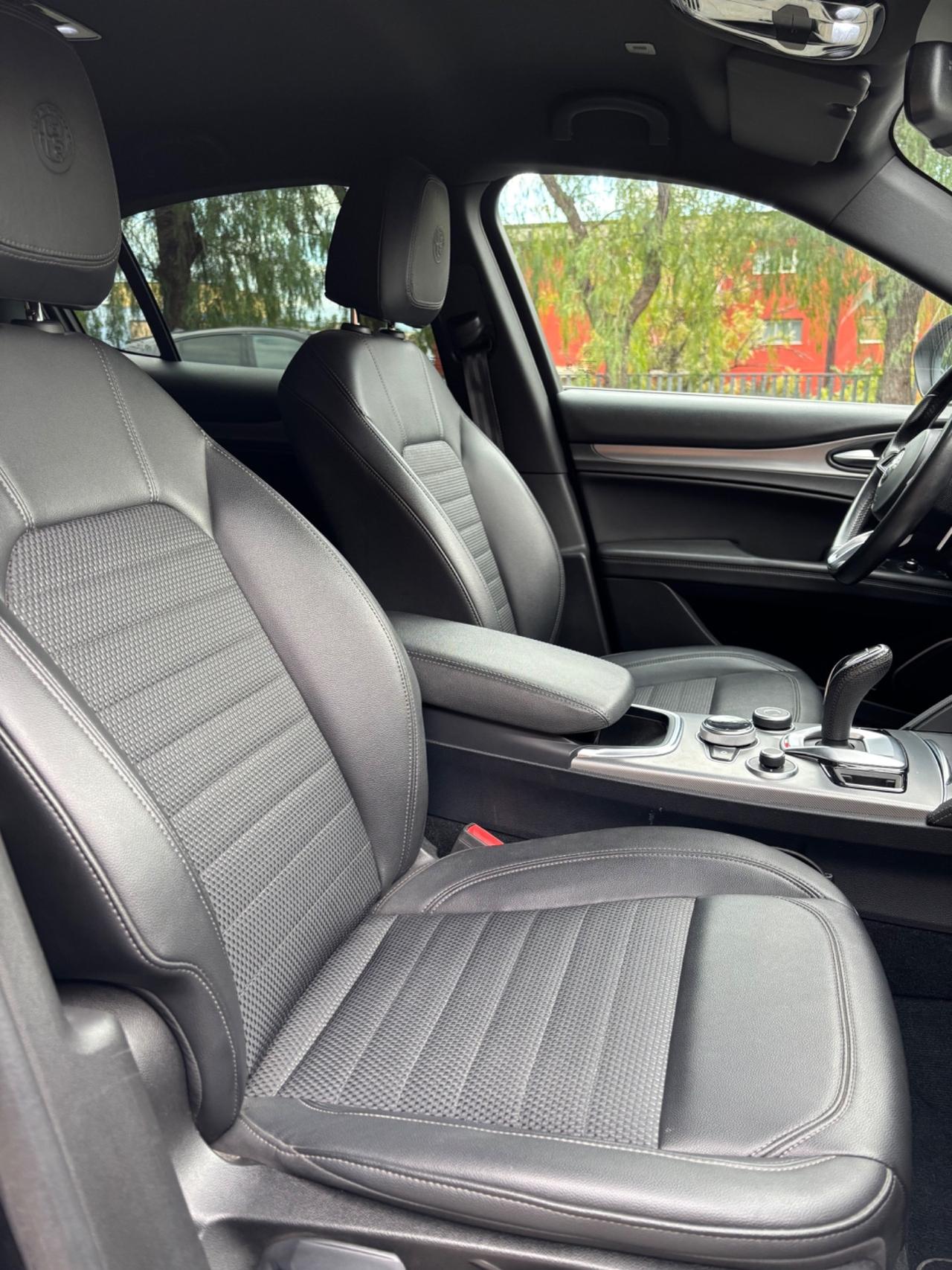 Alfa Romeo Stelvio 2.2 190 CV Executive 2022 total black