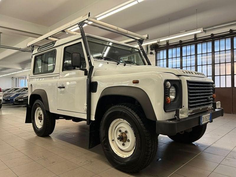 Land Rover Defender 90 2.4 TD4 Station Wagon SE