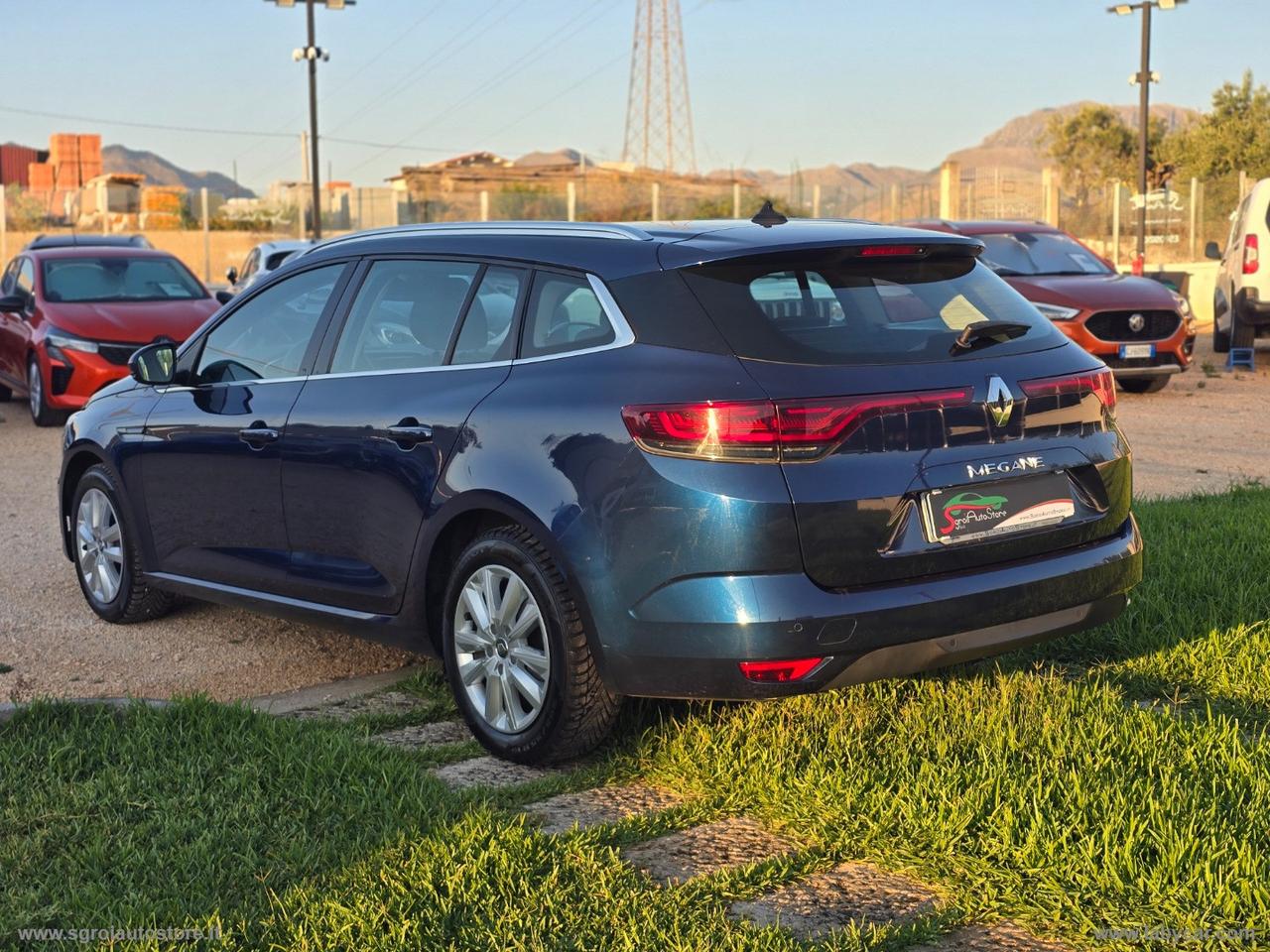 RENAULT Mégane Sporter Blue dCi 115CV EDC Bus.