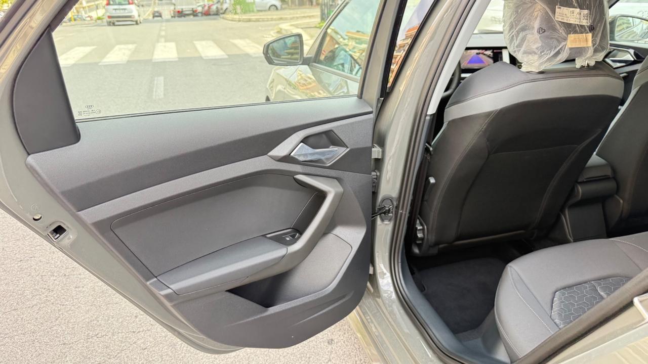 Audi A1 SPB 30 TFSI S tronic S line edition LED NAVI KAMERA PACK LUCI CERCHI 17 CLIMA AUTOMATICO