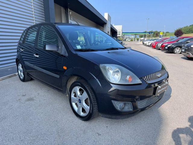 FORD Fiesta 1.2 16V 5p. Titanium OK NEOPATENTATO 5 Porte
