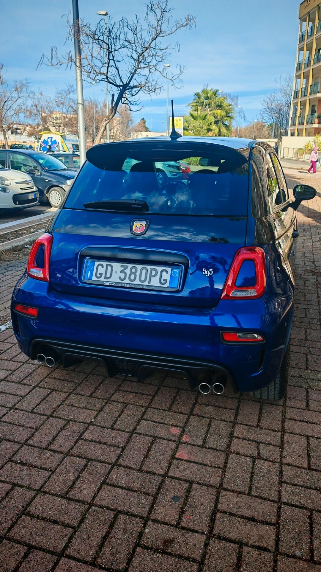 Abarth 595 1.4 Turbo T-Jet 165 CV Monster Energy Yamaha