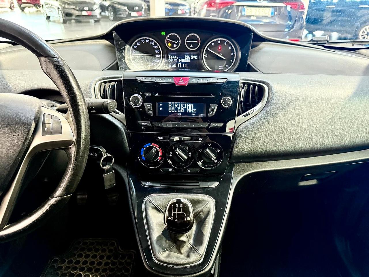 Lancia Ypsilon 0.9 TwinAir 85 CV 5 porte Metano Ecochic Gold