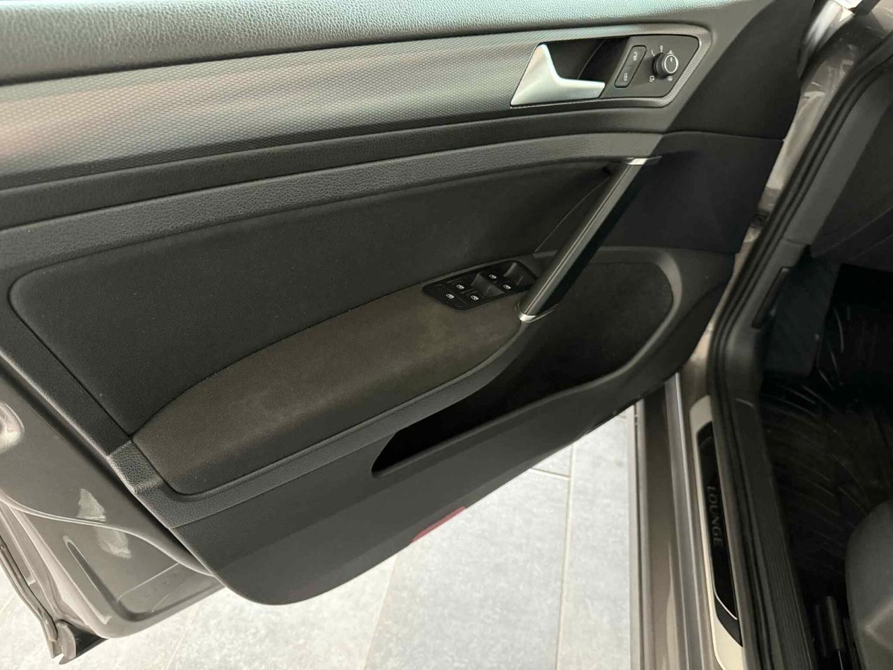 Volkswagen Golf 2.0 TDI DSG 5p. Lounge 150CV TETTO APRIBILE