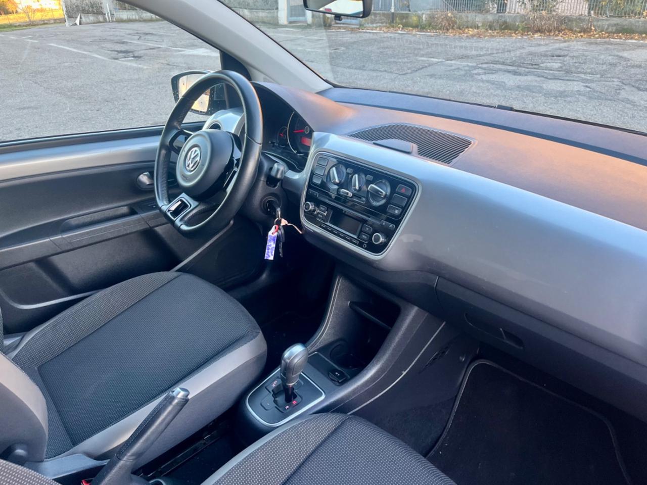 VW Up 1.0benz 2013 153.000km cambio automatico perfetta