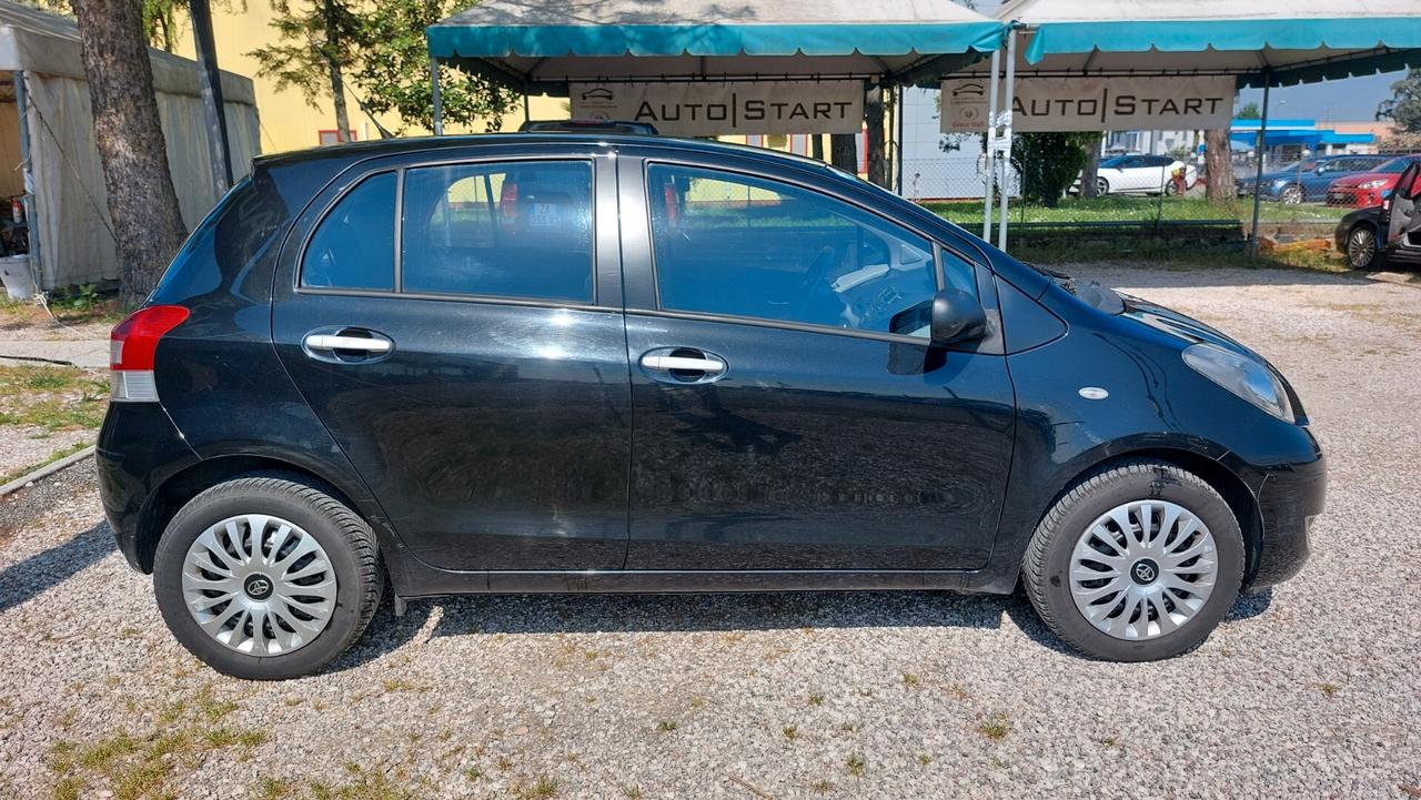 Toyota Yaris 1.0 5 porte Sol