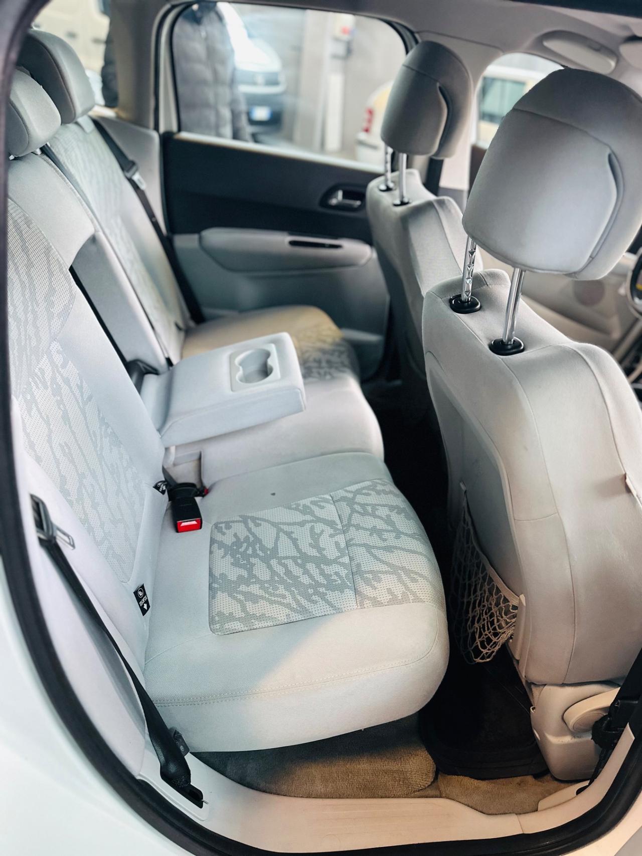 Peugeot 3008 1.6 HDi 110CV cambio robotizzato Business