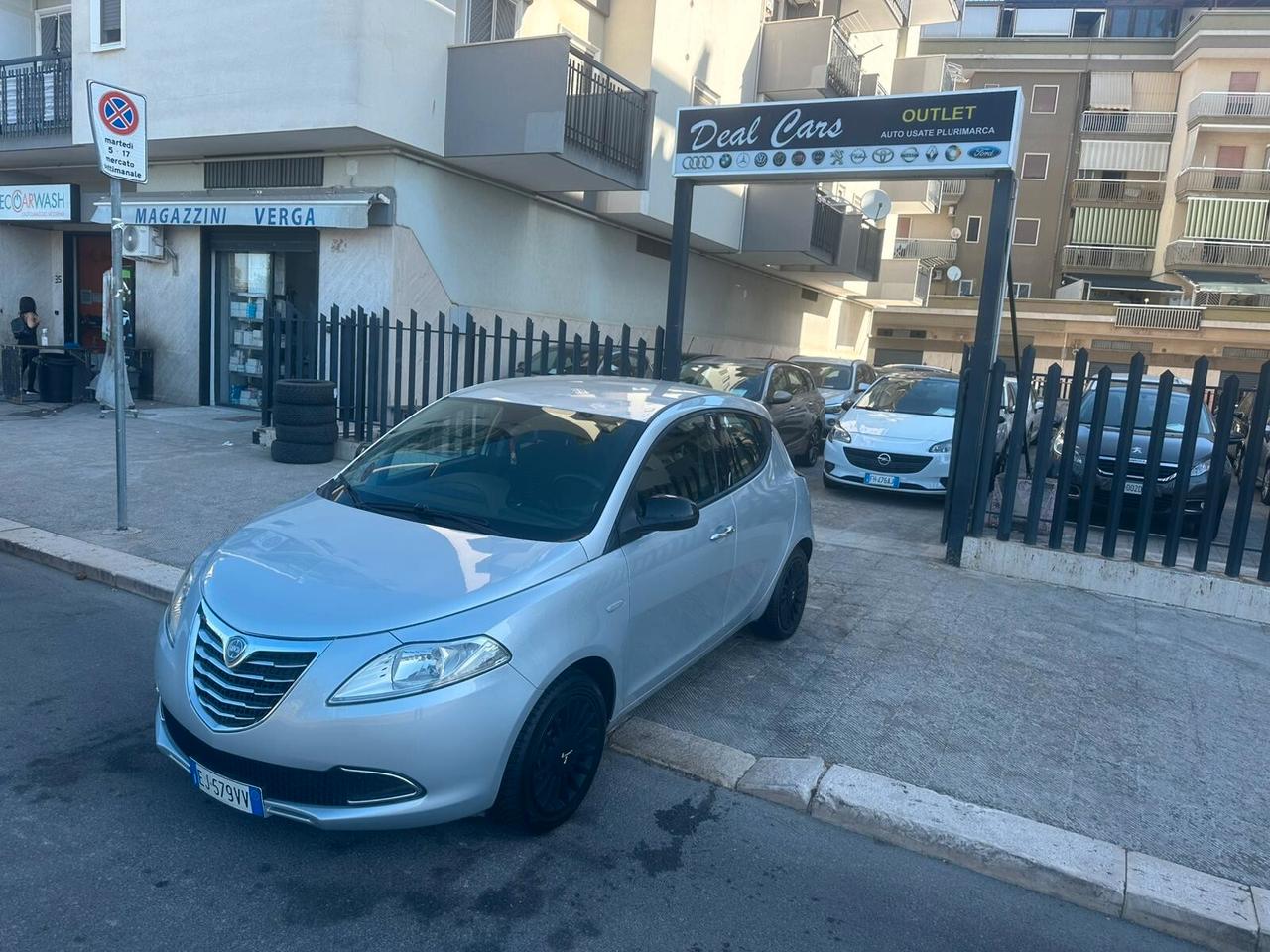 Lancia Ypsilon 1.2 69 CV Silver GPL