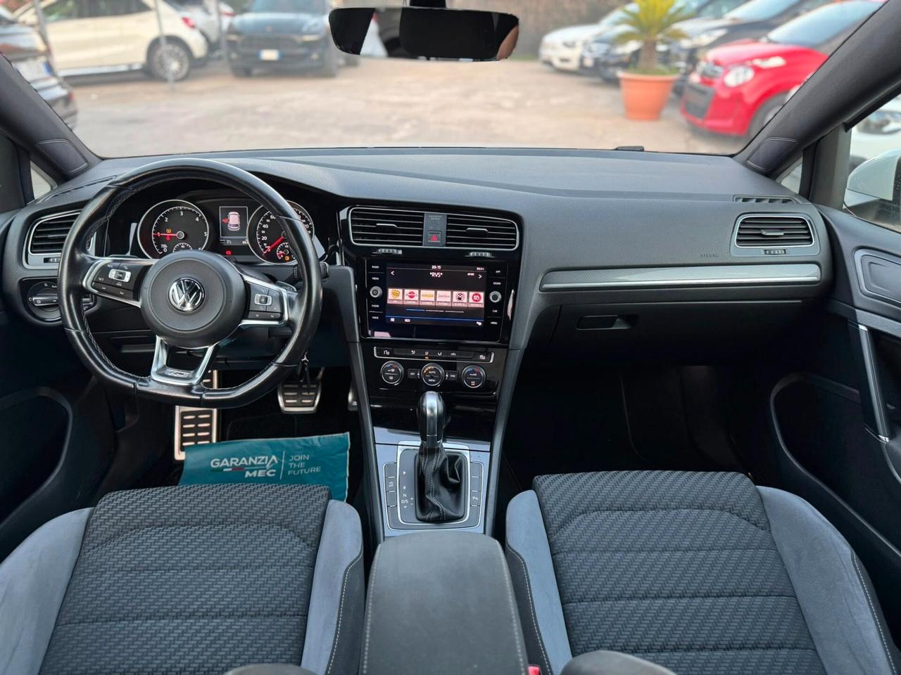 VOLKSWAGEN GOLF 7.5 R-Line DSG