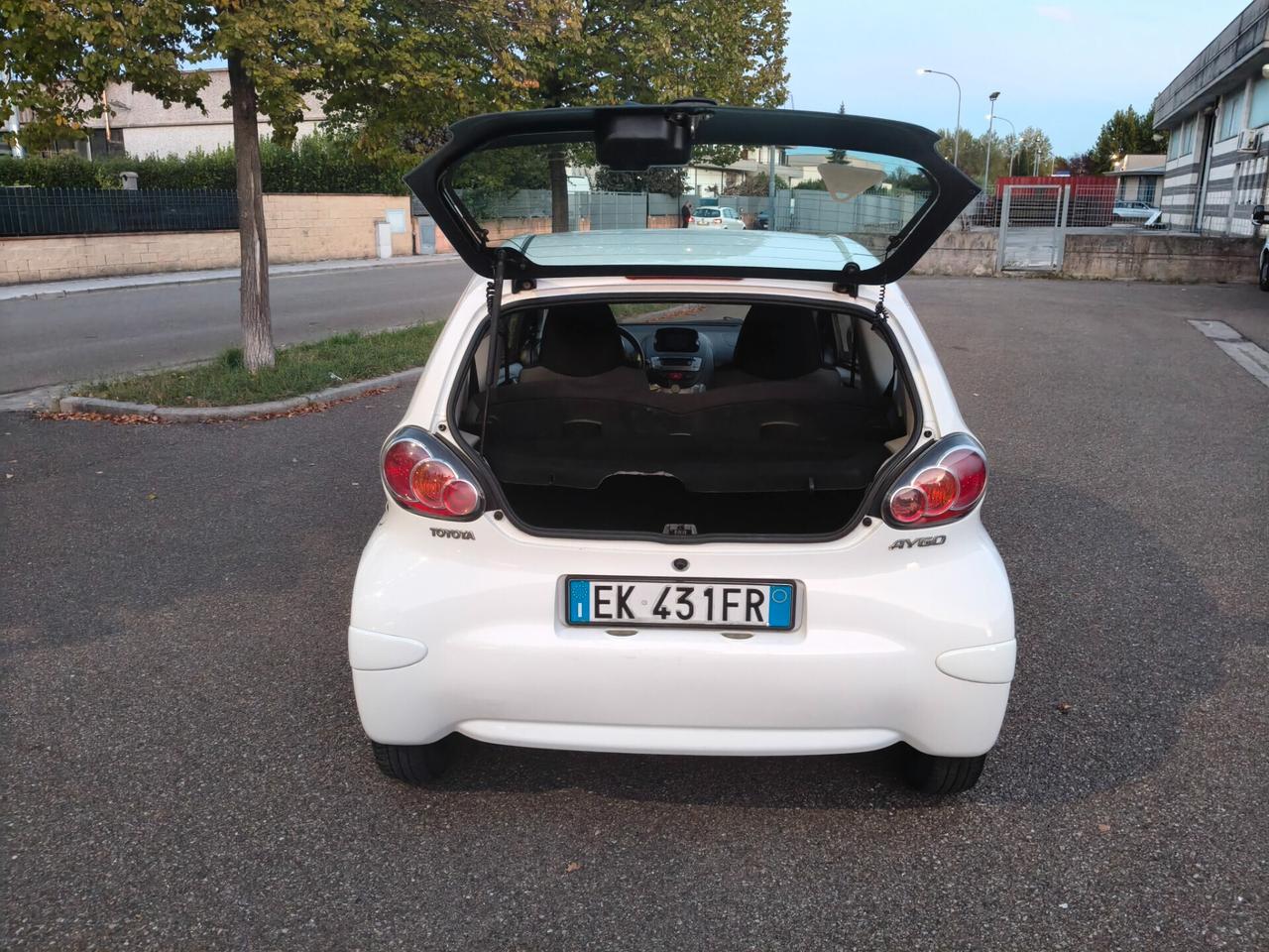 Toyota Aygo 1.0 SOLO 76.000 KM NAV