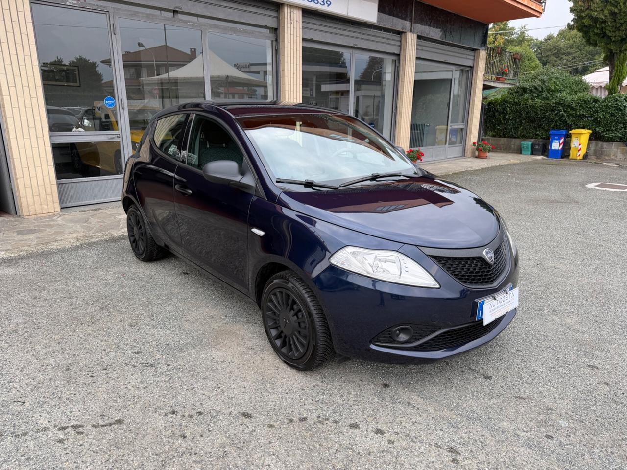 Lancia Ypsilon 1.0 Hybrid Silver