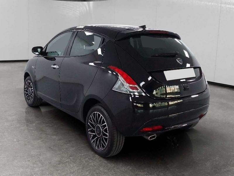 Lancia Ypsilon 1.0 firefly hybrid Platino s&s 70cv