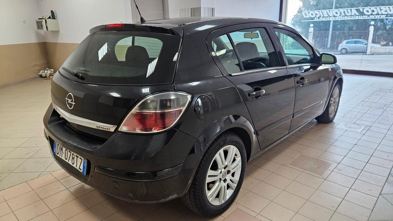 Opel Astra 1.7 CDTI 101CV 5 porte Cosmo