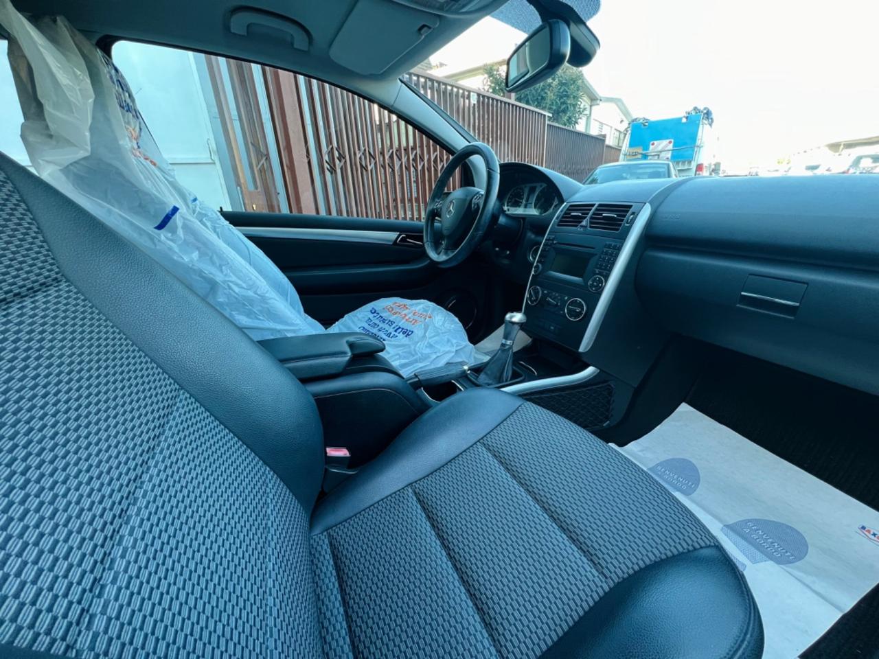 Mercedes-benz CON 12 MESI DI GARANZIA INCLUSA NEL PREZZO