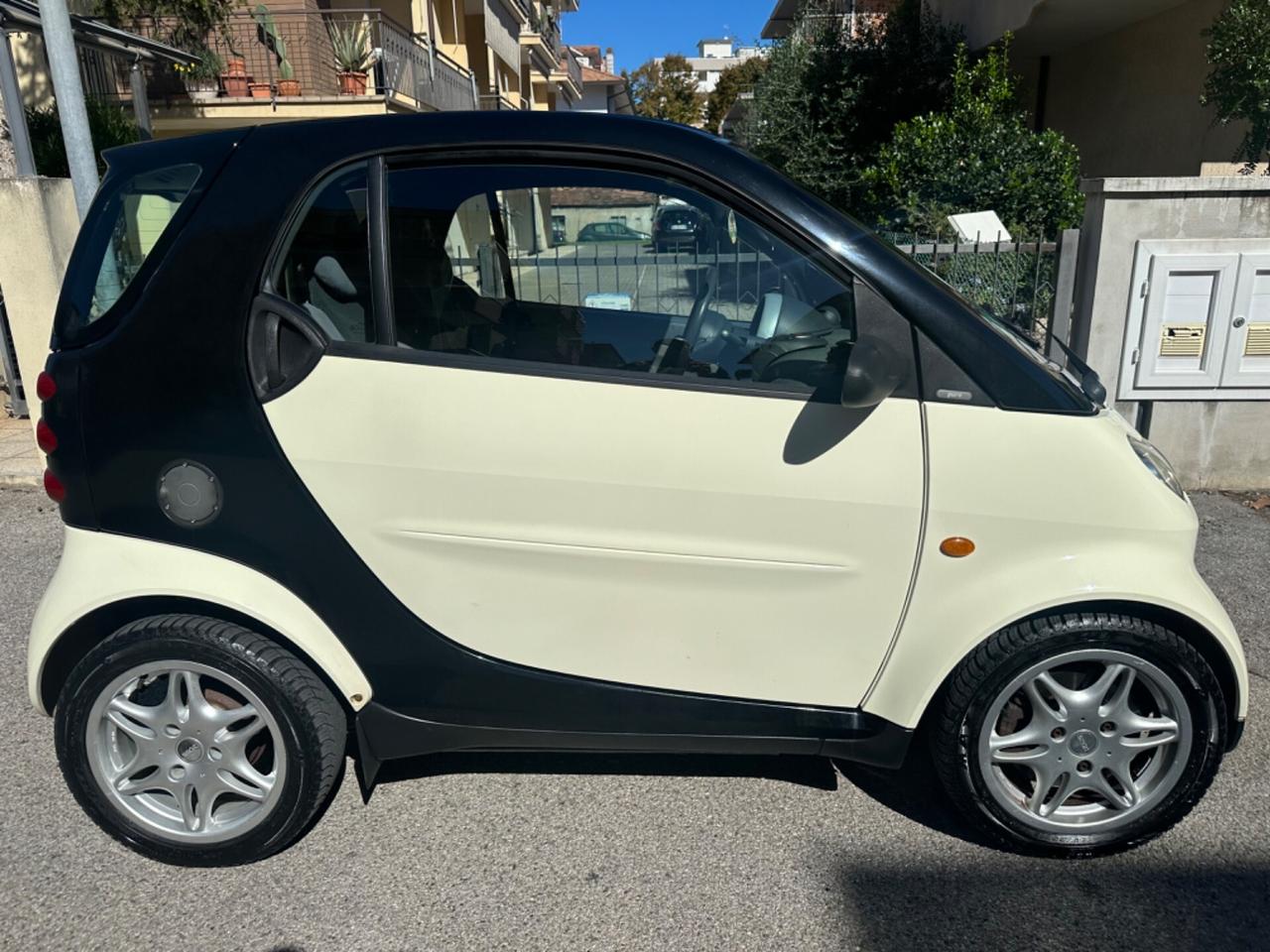 Smart ForTwo 800 coupé pure cdi