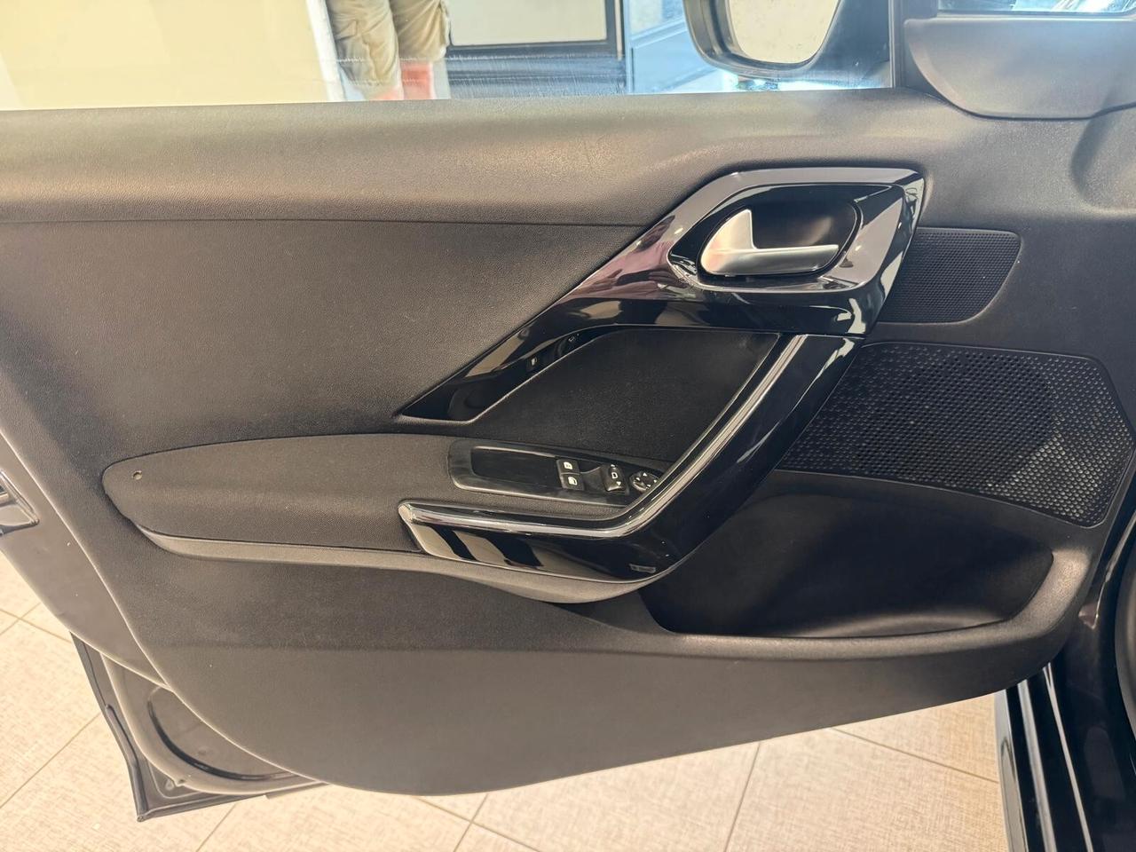 Peugeot 208 BlueHDi 75cv Allure neopatentati