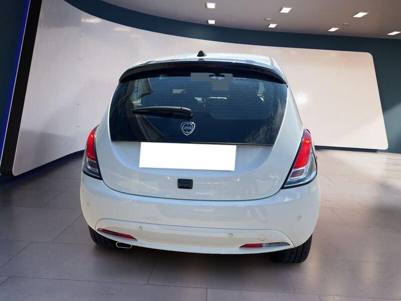 Lancia Ypsilon NUOVA My24 402 Platino 1.0