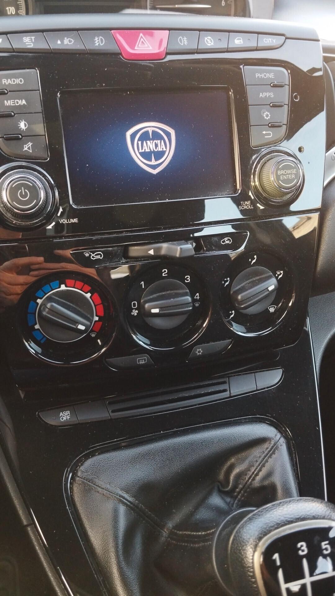 Lancia Ypsilon 1.2 69 CV 5 porte GPL Ecochic Gold