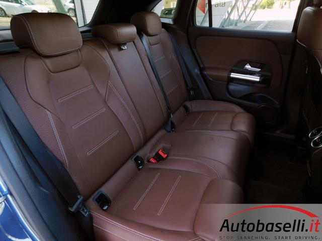 MERCEDES-BENZ GLA 200 D AUTOMATIC PREMIUM TECH-PACK AUTOMATICA 8G-DTC