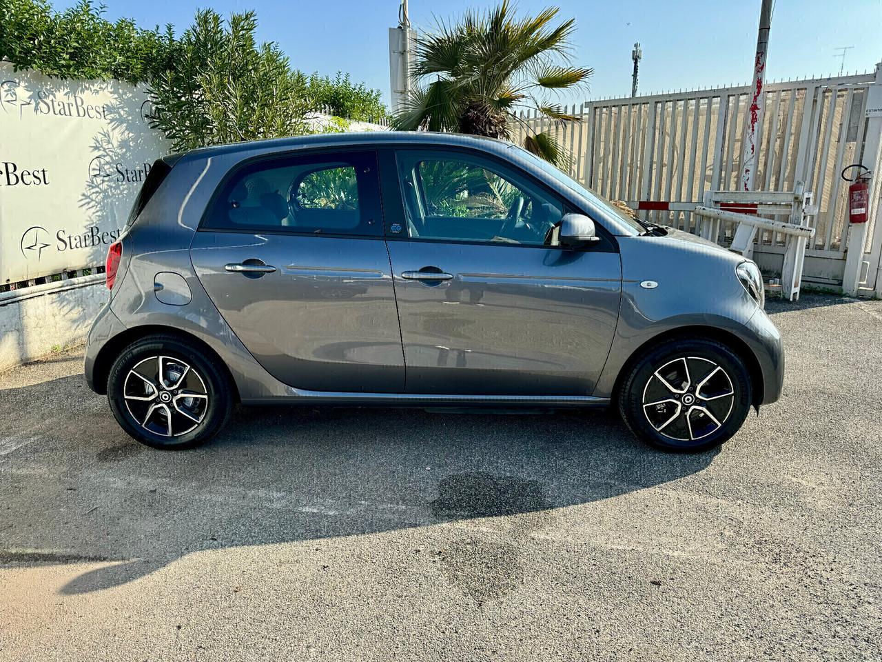 Smart ForFour EQ Passion*GREY METALLIC*CAR PLAY*PDC*BRACCIOLO*22KW